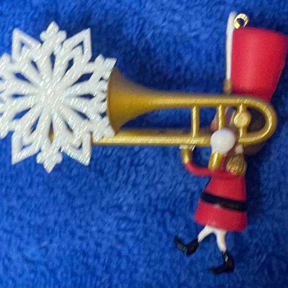 2022 Hallmark Keepsake TERRIFIC TROMBONE ornament - Picture 4 of 8